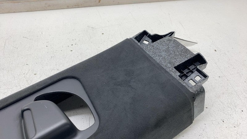 ⭕ 2022-2024 Rivian R1T Left B-Pillar Center Post Interior Trim Panel P