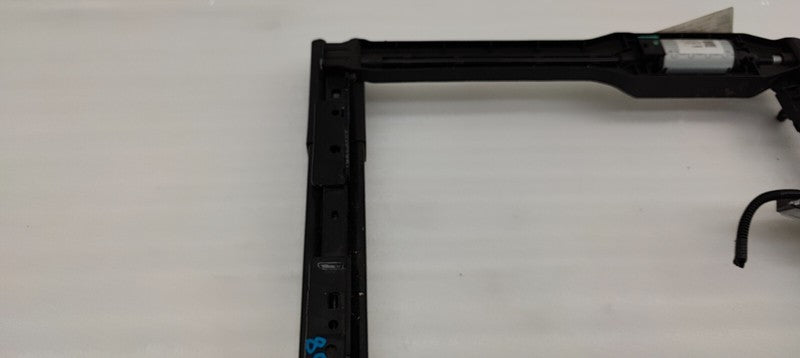111985300B 17-23 Model 3 Front Right 1st Row Seat Adjuster Motor w/ Rail Track 1119853-00-B
