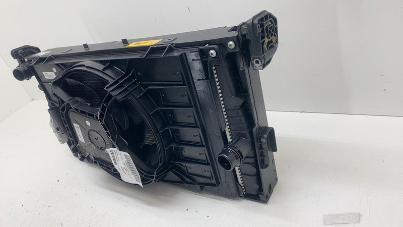 8641949-02 ⭕ 2014-2020 BMW i3 I01 Front Radiator A/C Condenser Fan Shroud Assembly 8641949
