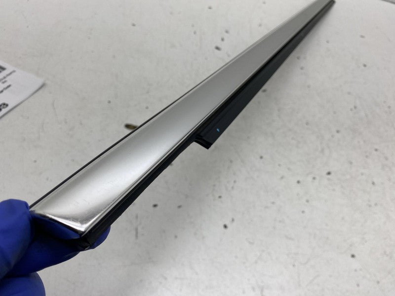 ⭕14-24 Maserati Ghibli Front Passenger Side Door Window Outer Belt Mol