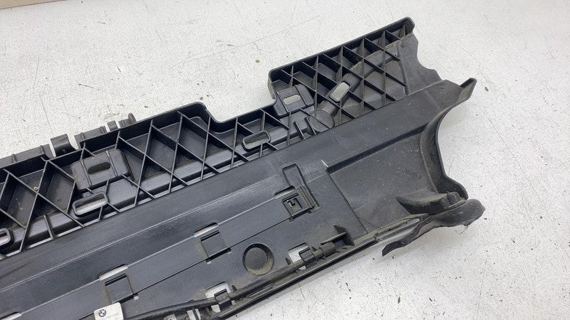 2019 BMW 530e G30 2.0L Rear Center Bumper Lower Support Bracket