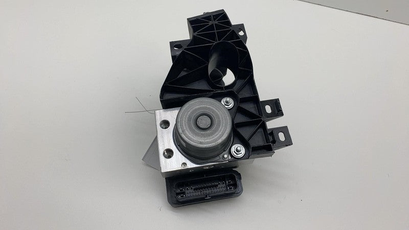 125074110 B 2024 2025 Tesla Cybertruck Anti Lock Brake ABS Pump Module Unit OEM 1250741-10-B