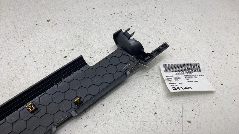 ⭕ 21-23 Model X Rear Left Door Spine Plastic Race Track Trim Panel 110
