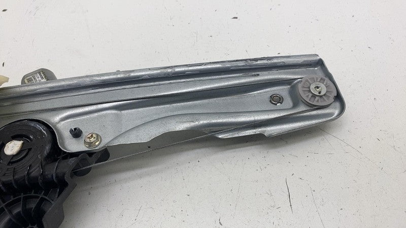 ⭕ 2019-2025 Chevrolet Silverado 1500 Rear Right Door Window Regulator