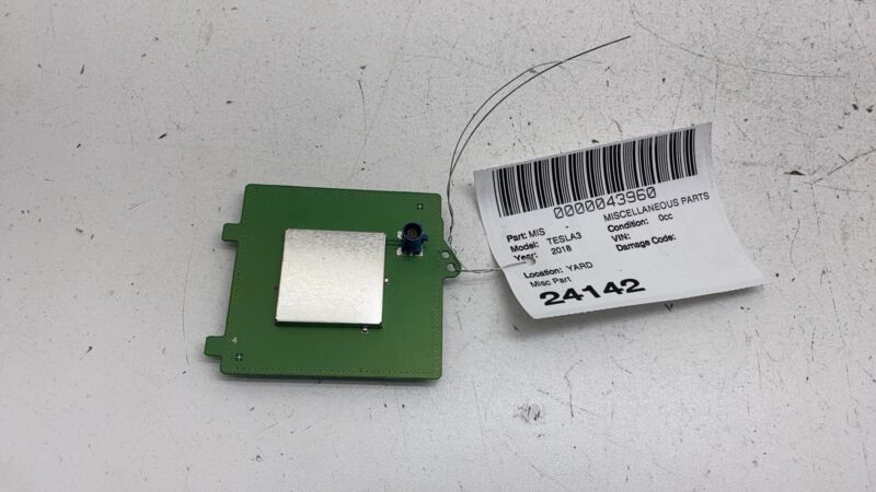 107973400B 2017-2023 Tesla Model 3 Y Windshield Triple Camera GPS Navigation Antenna Module