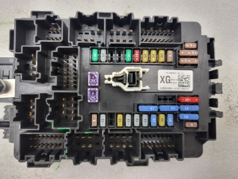 109440901G ⭕ 16-20 Model X Front Cabin Battery Fuse Relay Junction Box Module 1094409-01-G