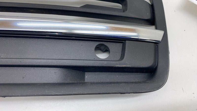 31663519 ⭕ 2019-2023 Volvo XC90 Front Passenger Side Lower Outer Grille Right 31663844