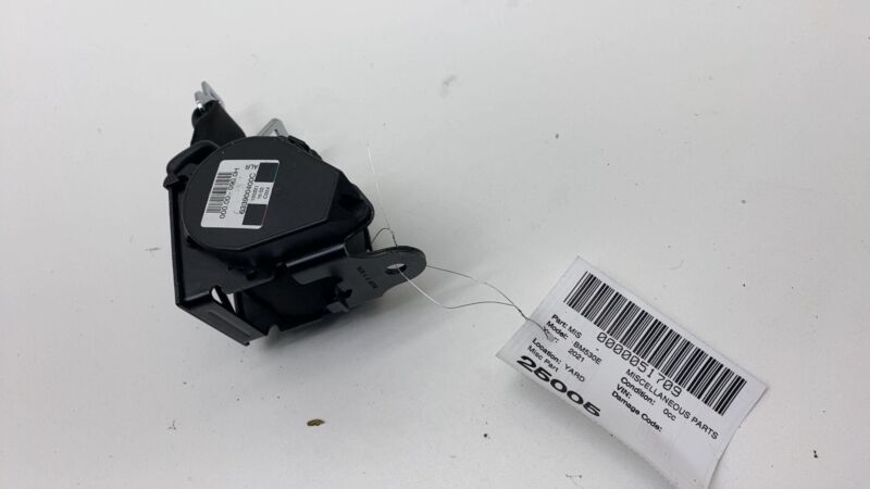 633900400C 2017-2022 BMW 530e G30 Rear 2nd Row Center Middle Seat Belt Retractor Black OEM