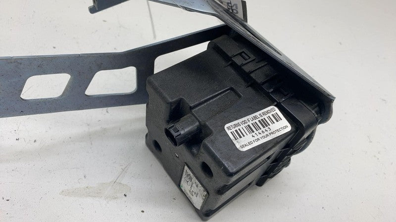 A 223 901 69 02 ⭕ 22 Mercedes Benz EQS450+ Sound Amplifier Control Module w/ Bracket A2239016902