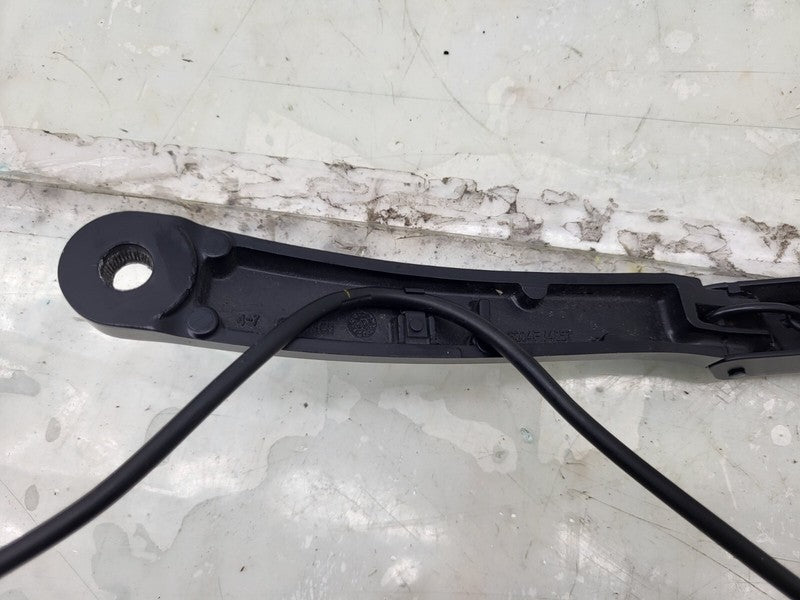 107672900C ⭕ 2017-2022 Tesla Model 3 Front Windshield Wiper Arm & Blade Right 1076729-00-C