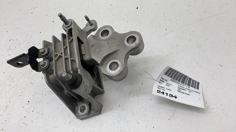 68224742 ⭕ 2017-2024 Chrysler Pacifica Automatic Transmission Mount Assembly 68224742AD