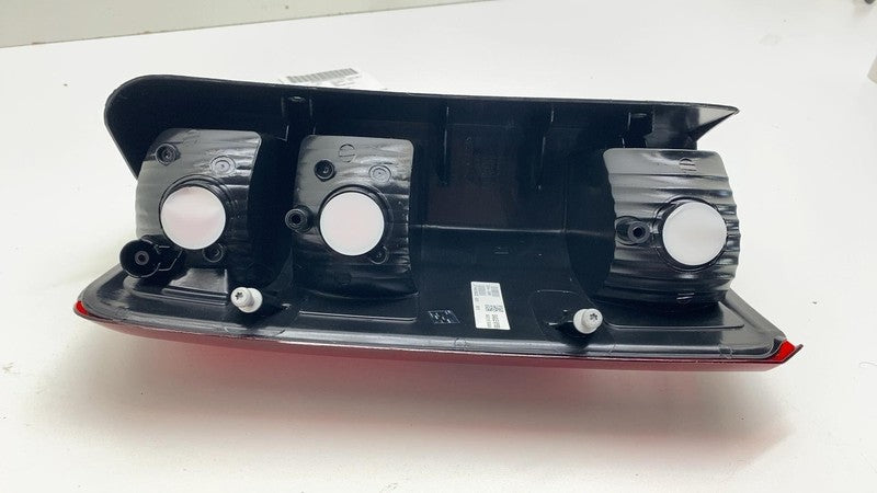 2007-2011 Dodge Nitro Rear Passenger Side Taillight Tail Lamp Right CS