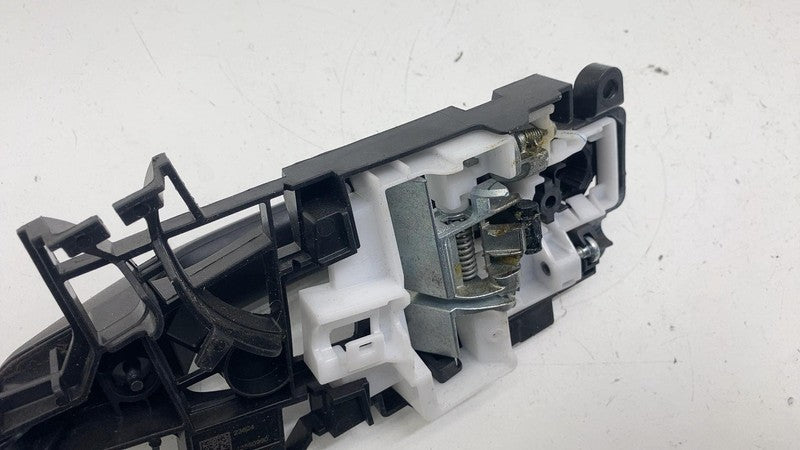 ⭕ 2025 Chevrolet Silverado 1500 Front Passenger Exterior Door Handle Outer Right