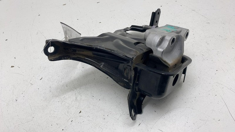 ⭕ 2023-2024 Toyota Prius Passenger Side Engine Motor Mount Bracket Support Right