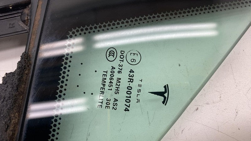 ⭕ 12-20 Tesla Model S Front Right Door Window Corner Vent Quarter Glas