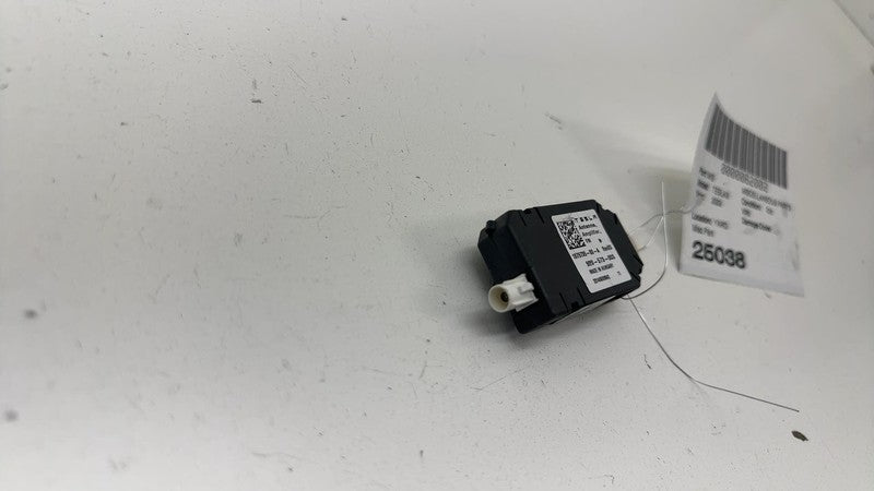 ⭕ 17-23 Tesla Model 3 Y Infotainment Antenna Amplifier AMP Radio FM 10