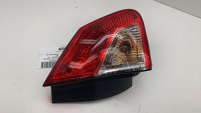 ⭕ 2018-2022 Toyota C-HR Driver Side Outer Taillight (On Quarter) Tail