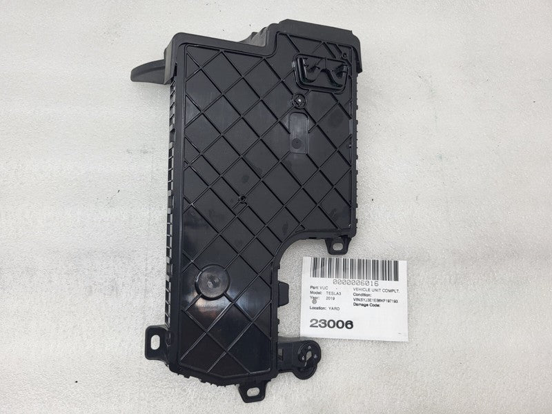 107867390K 17-23 Tesla Model 3 Front Left Low Voltage Body Control Module Unit 1078673-90-K