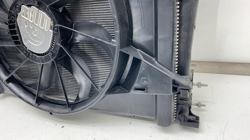 68217321 ⭕ 2017-2024 Chrysler Pacifica Radiator Electric Cooling Fan Shroud Blade & Motor