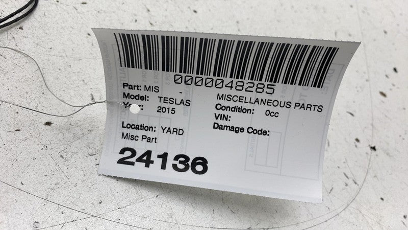 600591700E 2012-2020 Tesla Model S Rear Center High Mounted Stop Light Third 3rd Brake Assy