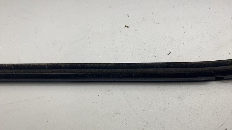 84842457 ⭕ 19-25 Chevrolet Silverado 1500 Rear Right Door Window Belt Molding RH 84842457