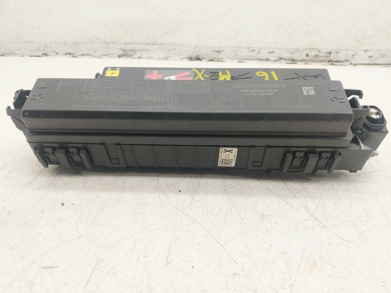 1034405 02 C ⭕ 16-17 Model X Junction Terminal Fuse Box Control Module & Cover 1034405-02-C
