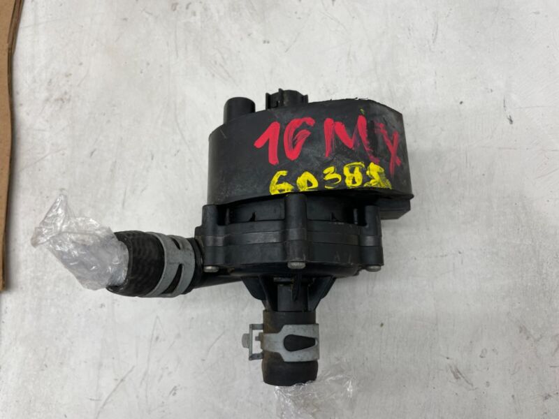 1035348-00-F 2016-2020 Tesla Model S X Cooling System Auxiliary Water Coolant Pump FWD Assy