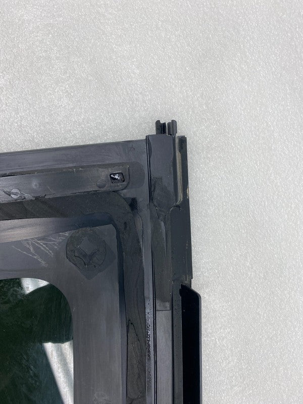 E4 43R-000073 ⭕ 20-23 Model Y Rear Passenger Side Quarter QTR Window Glass Right 1673554-00-B