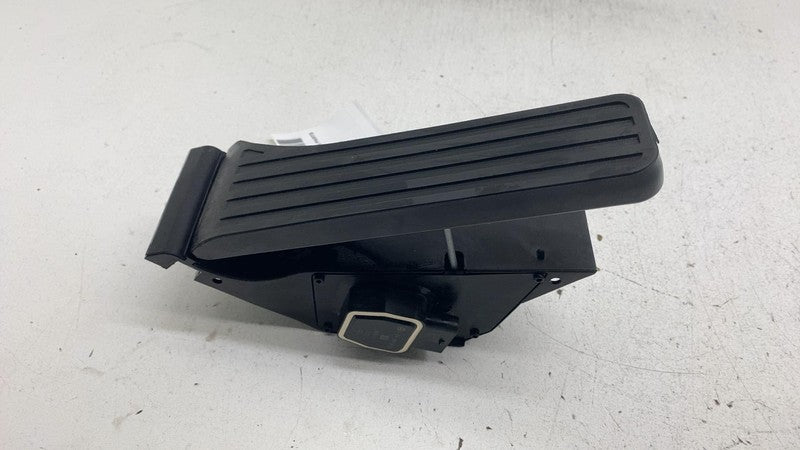 A2043000004 ⭕ 2010-2013 Mercedes-Benz E350 Front Driver Gas Accelerator Pedal A2043000004