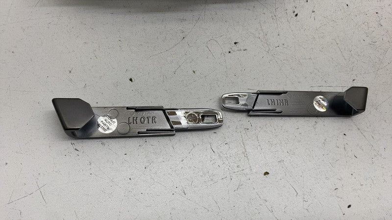 ⭕ 2025 Rivian R1S Rear Driver Side 2nd Row Seat Upper Cushion Trim Gar