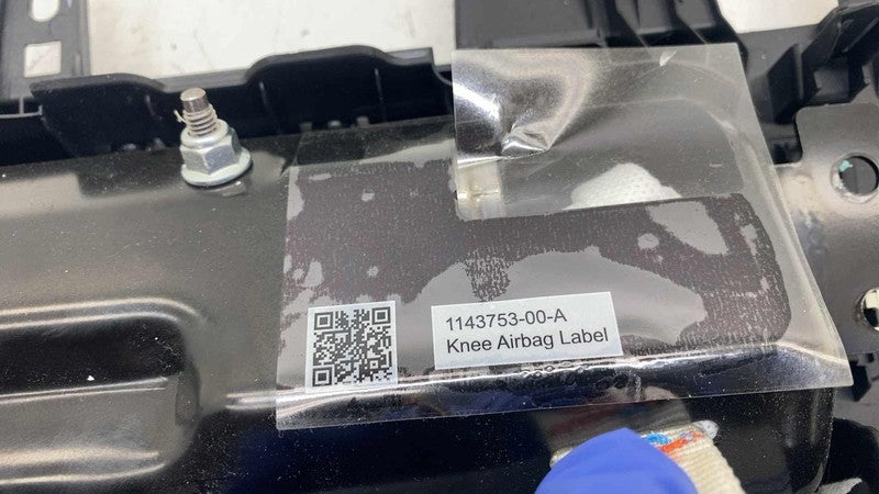 1077826-00-E ⭕ 24-25 Tesla Model 3 Front Right Lower Knee Safety Airbag Module 1077826-00-E