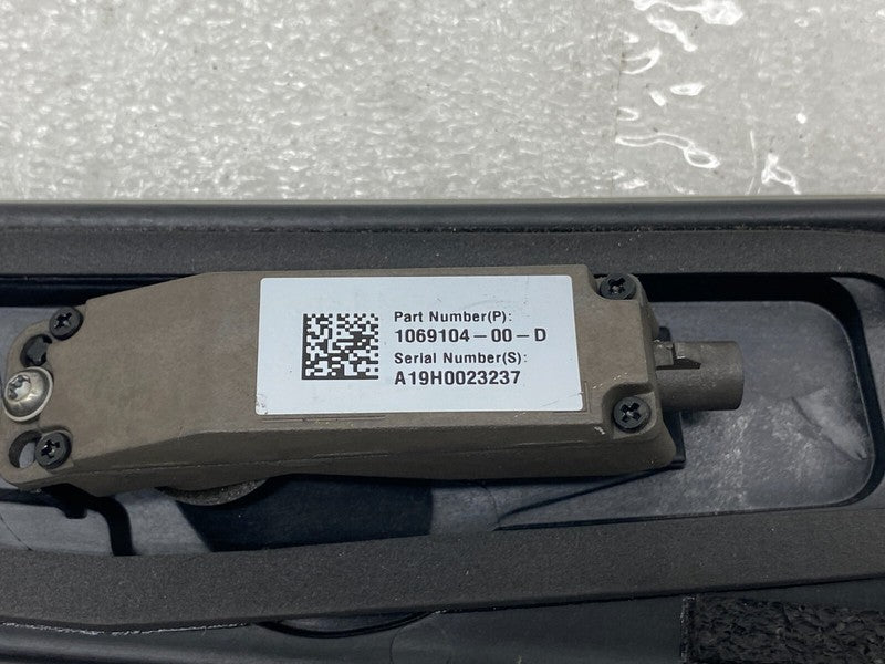 106910400D ⭕ 2016-2020 Tesla Model X MX B-Pillar Glass Applique & Camera Right 1083902-00-B