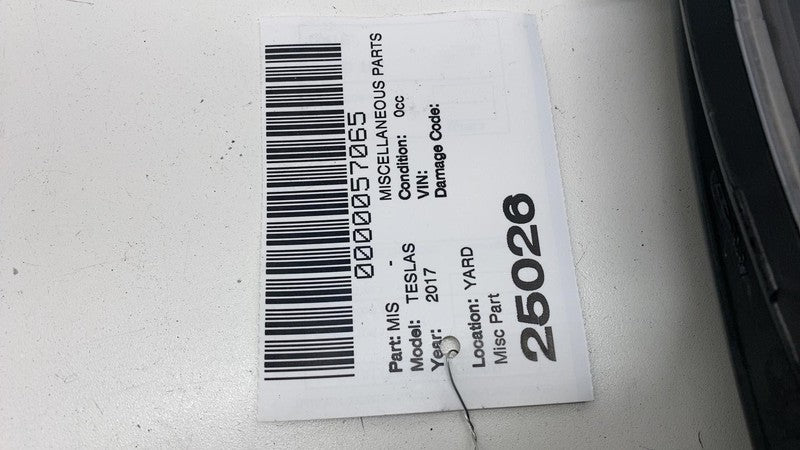 100599600E 12-20 Tesla Model S Front Passenger Fog Light Cornering Lamp Right 1005996-00-E