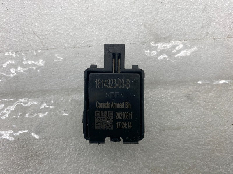 161432303B ⭕ 21-23 Model S X Lamp Puddle Trunk Trim Cover Console Armrest Bin 1614323-03-B