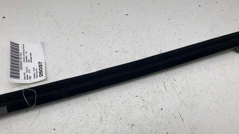 ⭕ 17-23 Model 3 Rear Right Door Window Inner Belt Weatherstrip Seal 10