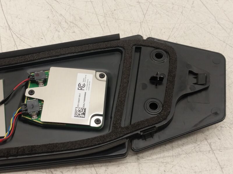 1100437 00 C ⭕ 2017-2020 Tesla Model 3 B-Pillar Applique Glass Camera Left OEM 1100437-00-C