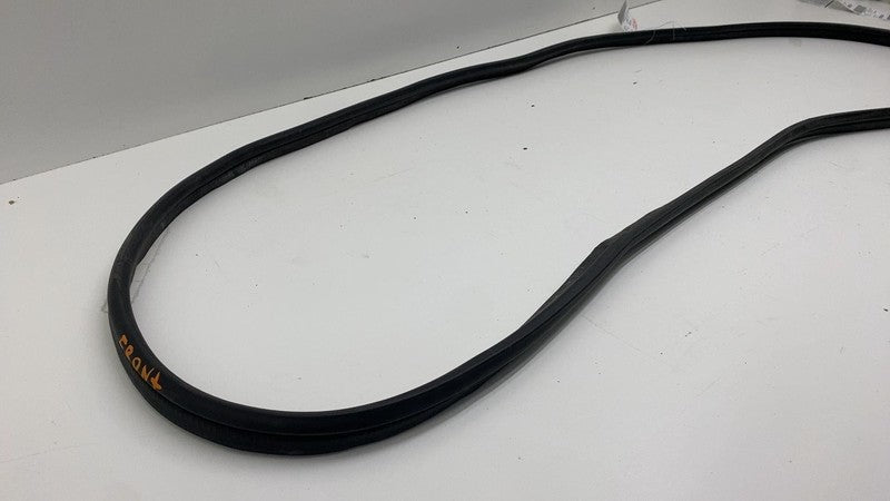 ⭕ 2022-2024 Rivian R1T Front Left or Right Door Body Weatherstrip Rubber Seal