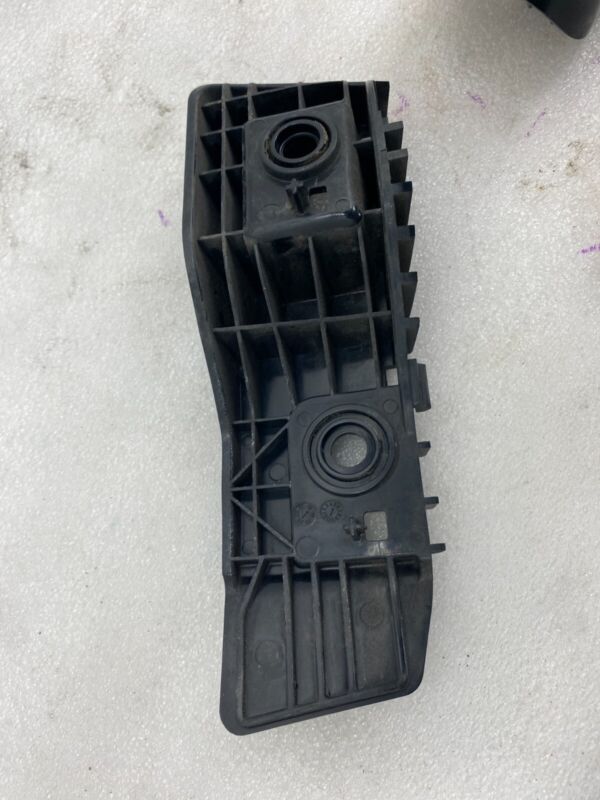 2017-2023 Tesla Model 3 M3 Rear Left & Right Bumper Taillight Lamp Mount Bracket