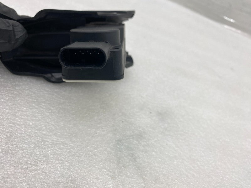 109776700B ⭕ 20-23 Tesla Model Y Active Louvre Grille Shutter Motor w/ Cover 1097767-00-B