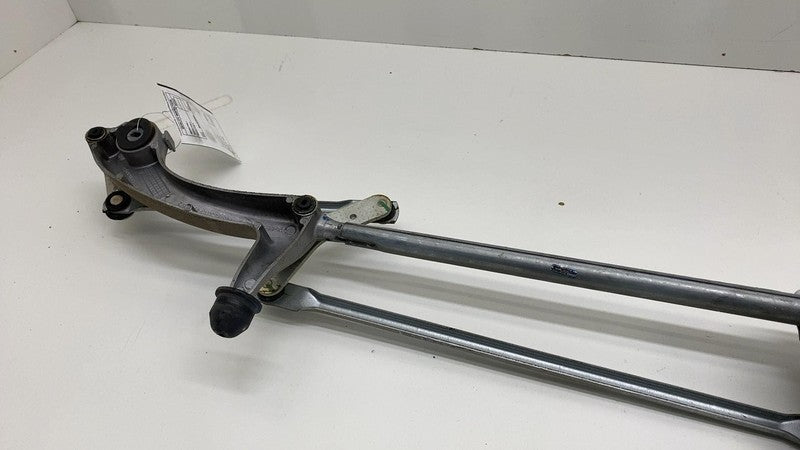 HM5T14A303AA 2013 2014 2015 2016 2017 2018 Ford C-Max Windshield Wiper Linkage and Motor Assy