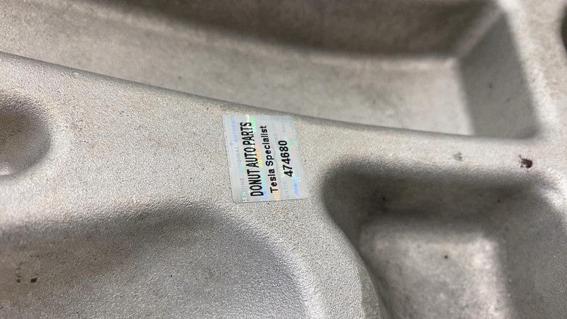 ⭕ 2022-2024 Rivian R1T Front Left Driver Side Spindle Knuckle LH OEM P