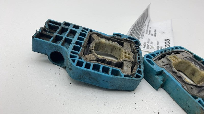 16477130 2017-2023 BMW 530e G30 PAIR Front Left & Right Radiator Mount Support Bracket