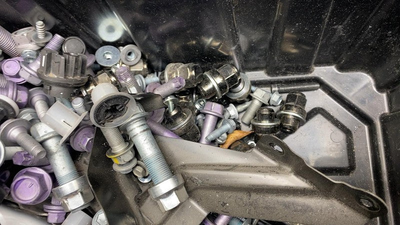 ⭕ 2024 Toyota Prius Set of Bolt