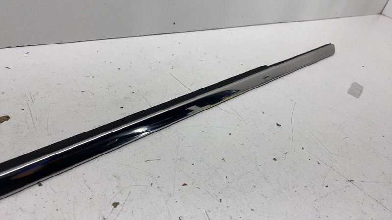 ⭕ 18-23 Lincoln Navigator Rear Passenger Side Quarter Window Molding R