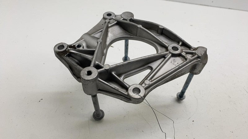 05281379AA ⭕ 17-24 Chrysler Pacifica Air Conditioning Compressor Mount Bracket 05281379AA