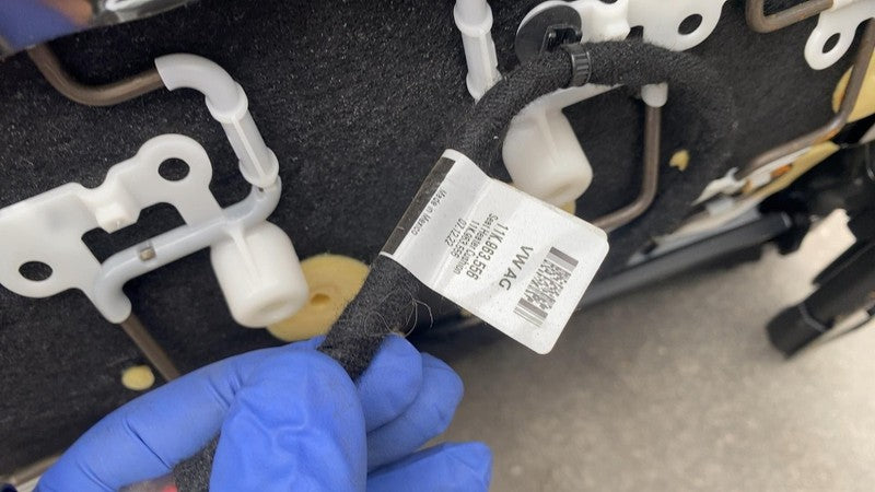 Front Seat VOLKSWAGEN ID4 25