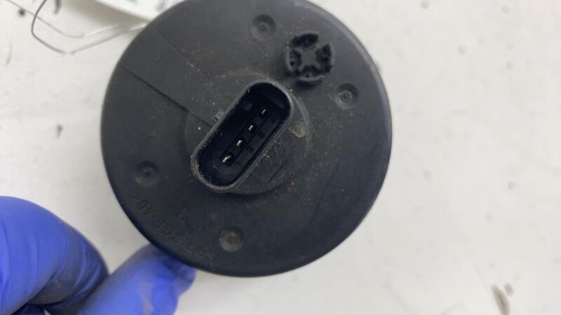 2020-2023 Tesla Model Y MY Radiator Reservoir Auxiliary Coolant Water Pump Motor