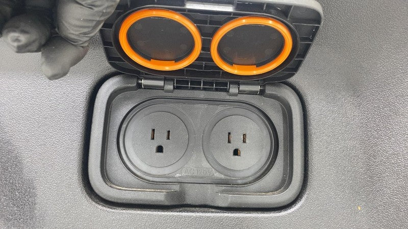 C100000352-H ⭕ 22-24 Rivian R1T Rear Passenger Right Pick Up Bed Trim Panel Cover PT00016619