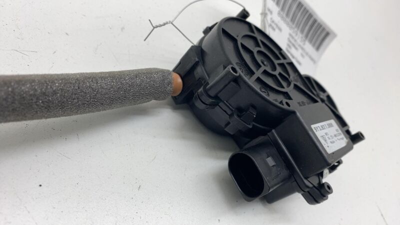 9Y3 827 447 F ⭕ 2024 Porsche Cayenne Rear Trunk Tailgate Lock Latch Actuator Assy 9Y3827447F