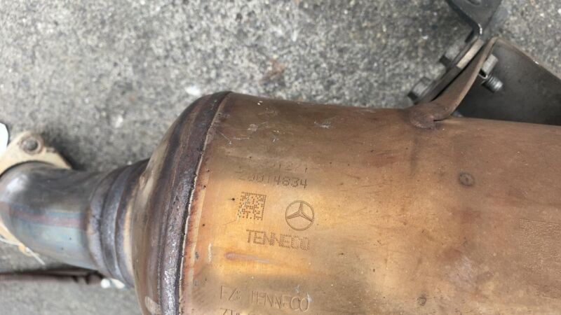2012 2013 2014 2015 2016 Mercedes Benz E350 3.5 V6 Exhaust System Downpipe Right